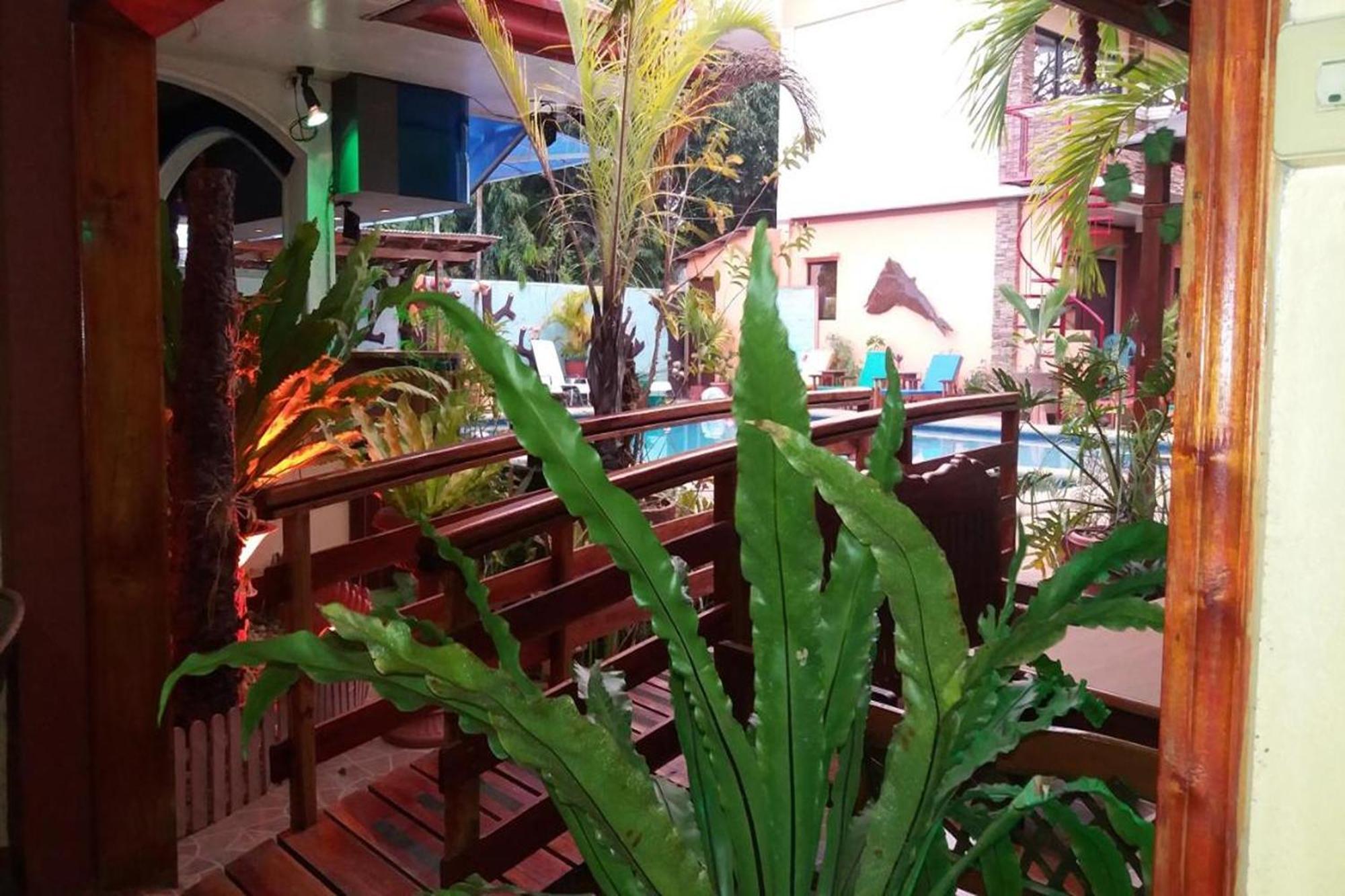 Citadel Bed And Breakfast Puerto Princesa Exterior foto